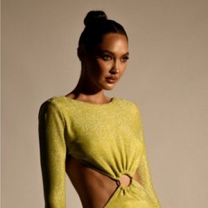 Never worn — gorgeous dress 💚